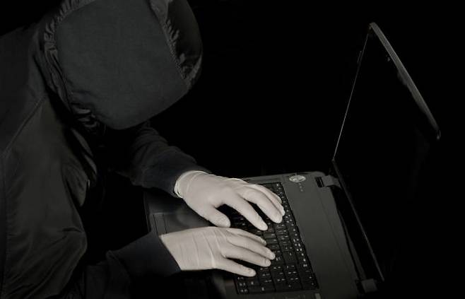 정부서울청사에 공무원시험응시생이 무단 침입해 성적 정보를 조작한 사실이 밝혀지면서 정부 보안체계에 허점이 노출됐다.ⓒ게티이미지뱅크