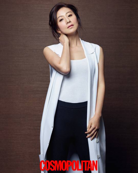 김희애