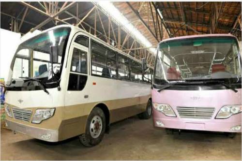 북한이 새로 생산한 중형버스(사진=조선의 오늘)