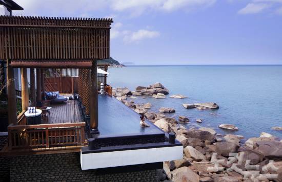 최고의 전망을 자랑하는 개인 풀장(사진=스테이앤모어 제공)