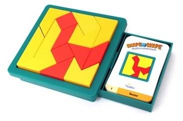 칠교 놀이처럼 주어진 조각들로 퍼즐을 맞추는 게임 '셰이프 바이 셰이프'.(사진: 코리아보드게임즈)