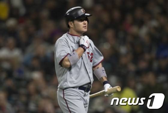 미네소타 트윈스의 박병호(30)가 26일(한국시간) 미국 뉴욕주 뉴욕의 양키스타디움에서 열린 2016 메이저리그 뉴욕 양키스전에 7번 1루수로 선발 출전해 3타수 무안타 2삼진을 기록했다.©AFP= News1