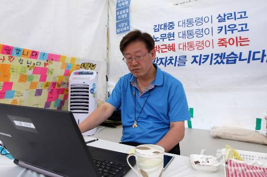 지방재정 개편 추진에 반대하며 단식농성 중인 이재명 성남시장 (사진=황진환 기자/자료사진)