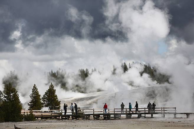 노리스 간헐천지대 탐방로.