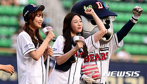 러블리즈의 류수정(왼쪽)과 서지수. 뉴시스