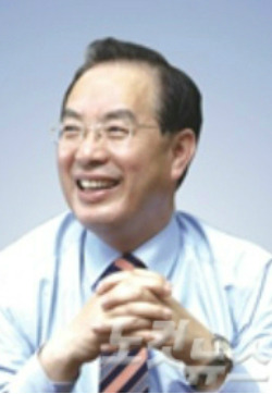 하윤수 교총 회장 (사진=자료사진)