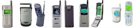 왼쪽부터 세계 최초 Mp3폰, TV폰, 국내 최초 카메라폰, 풀터치PDA폰, 세계최초 전자동 폴더폰 등. / 삼성전자 제공