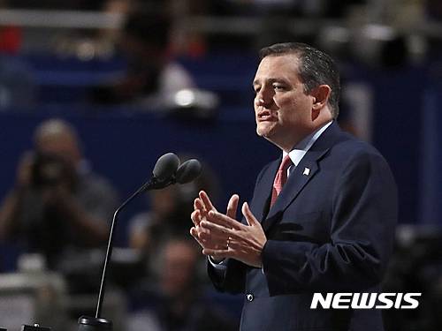 【클리블랜드=AP/뉴시스】테드 크루즈 텍사스주 상원의원이 20일(현지시간) 오하이오주 클리블랜드에서 열린 공화당 전당대회에서 연설하고 있다. 2016.07.21