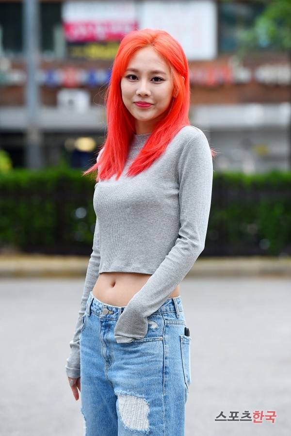 '뮤직뱅크' 출근길에 오르고 있는 페이. 사진=이규연 기자 fit@hankooki.com