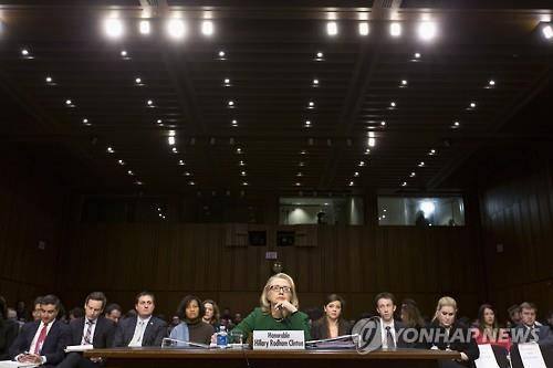 2013년 '벵가지 청문회'에 출석한 힐러리 클린턴 (AP=연합뉴스 자료사진)