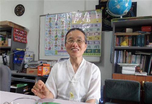 (서울=연합뉴스) 이희용 기자 = 원불교 서울외국인센터 최서연 소장은 연합뉴스와의 인터뷰에서 "외국인들에게 늘 자력양성을 강조하며 당당하게 살아갈 것을 당부한다"고 말했다. 2016.7.29