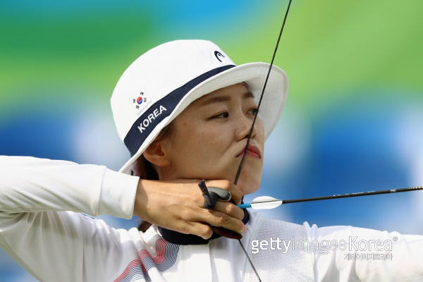 한국 여자양궁 대표팀이 올림픽 8연패의 위업을 달성했다. 장혜진이 경기에 임하고 있다. 게티이미지/멀티비츠