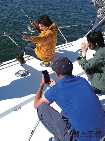[헬스조선]캄차카의 주도인 페트로파블롭스크캄차츠키의 아바차만. 보트를 타고 바다 낚시를 즐기는 기분은 최고다.