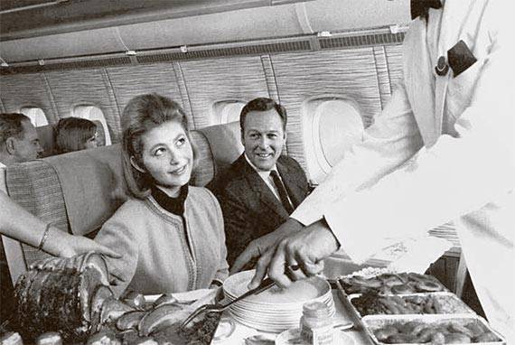 1960년대 브리티시 에어 일등석 기내서비스. [사진 각 항공사]