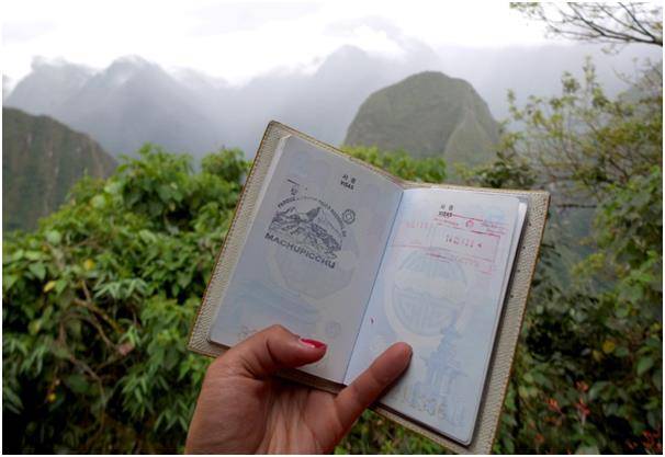 출입국 도장 외 어떤 낙서도 금지된 여권에도 허용되는 유일한 도장. 마추픽추의 위용이다.