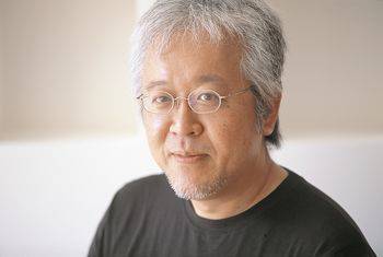 하우스 비전 프로젝트기획자 하라 켄야. 파나소닉과 유코 나카야마가 사물인터넷을 적용해 만든 집. 집안을 채우는 전자제품 대신 흰 벽을 통해 필요한 정보와 기술을 얻을 수 있다. 벽면 숫자에 아이패드를 대면 증강 현실로 미래 주택을 볼 수 있다. (위의 큰 사진에 그림을 합성했다)