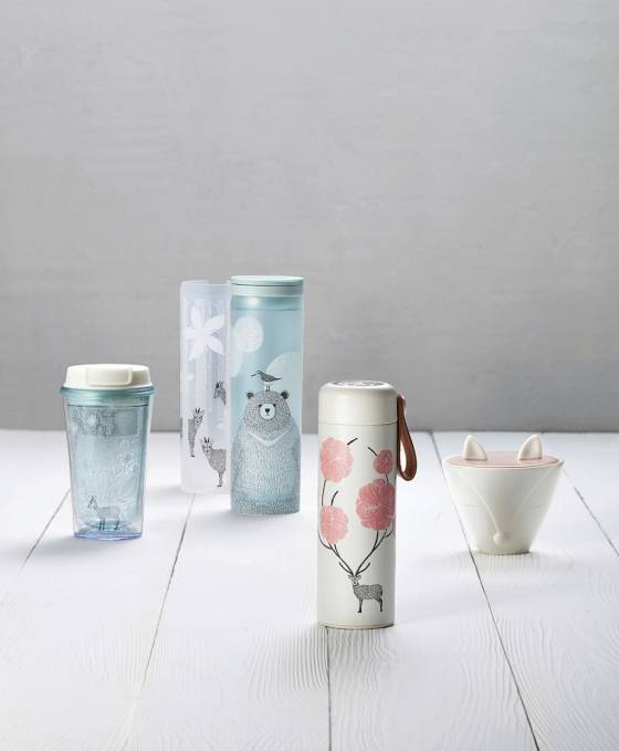 스타벅스가 선보인 멸종 위기 1급 야생동물로 지정된 반달가슴곰, 사향노루, 대륙사슴, 늑대 등 4종의 동물을 주제로 한 머그, 텀블러 등 제품 사진./사진제공=스타벅스커피코리아