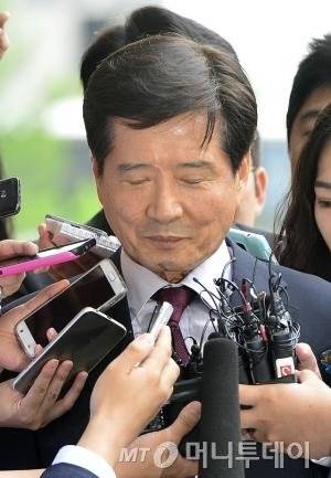'대우조선 비리 의혹'을 받고 있는 남상태 대우조선해양 전 사장이 6월 27일 오전 피의자 조사를 받기 위해 서울 서초구 서울중앙지검으로 출석하고 있다. 2016.6.27/뉴스1