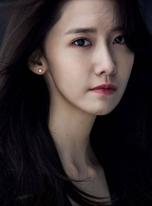 tvN 새 금토드라마 ‘THE K2(더 케이투)’는 전쟁 용병 출신의 보디가드 김제하(지창욱)과 그를 고용한 대선 후보의 아내 최유진(송윤아), 그리고 세상과 떨어져 사는 소녀 고안나(윤아)의 이야기를 그린 보디가드액션 드라마다.ⓒ tvN