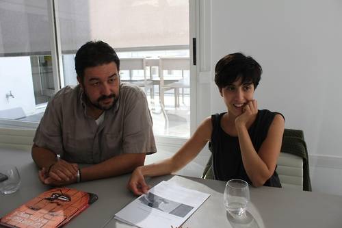 (파리=연합뉴스) 박성진 특파원 = 프랑스에서 지난달 출간된 탈북자 소재 만화 '김정일의 생일'(L'anniversaire de Kim Jong-Il)의 시나리오 작가 뒤쿠드레(좌)와 그림 작가 알라그(우)가 23일 파리 델쿠르 출판사에서 연합뉴스와 인터뷰하고 있다. 2016.9.26 sungjinpark@yna.co.kr (끝)