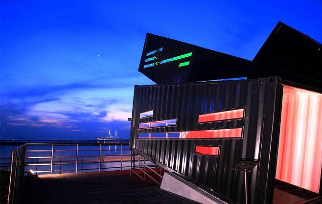 오션스코프. 컨테이너로 만든 일몰 전망대다.