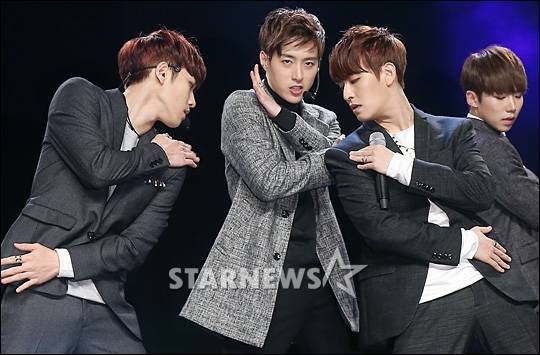 [★포토]민우, '눈빛으로 제압'