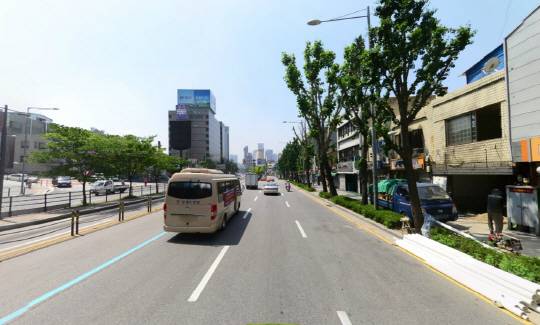 서울역에서 용산 방면으로 조금만 이동하면 고층 빌딩들이 금세 사라지고 낡은 저층 건물들이 눈에 띈다. /사진 출처= 네이버 지도 거리뷰 캡처