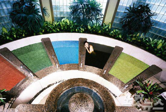 세계적인 명성의 그랜드 와일레아 나푸아 스파(사진=허니문리조트 제공)