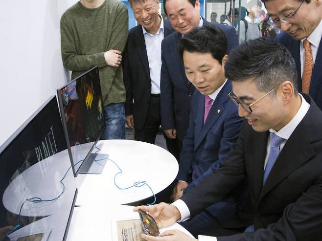 (왼쪽)김병관 의원, (오른쪽) 민용재 총장