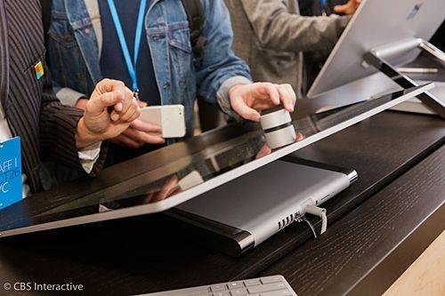 서피스 스튜디오 사용하는 모습 (사진=씨넷)