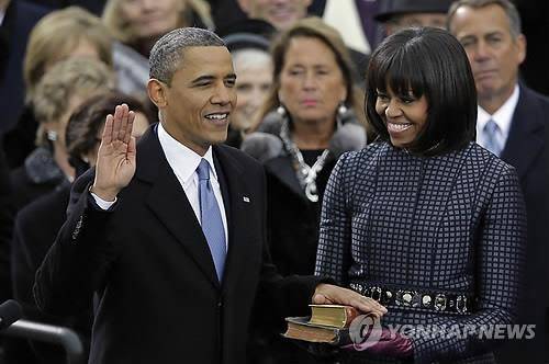 2013년 버락 오바마 대통령의 두 번째 임기 취임선서 모습 [AP=연합뉴스 자료사진]