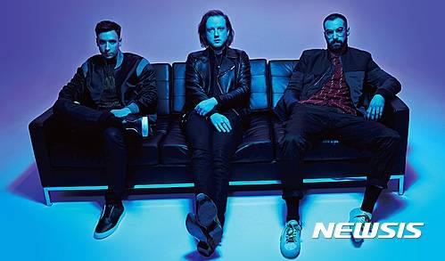 【서울=뉴시스】투 도어 시네마 클럽(사진=예스컴이엔티)