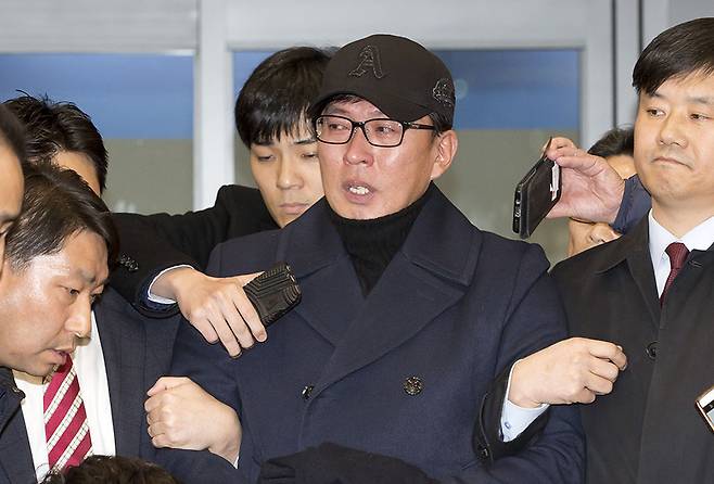 차은택 감독이 인천국제공항에 입국하며 눈물을 보이고 있다. ⓒ 시사저널 임준선