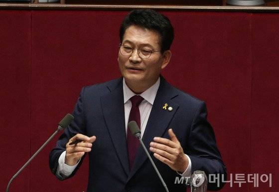 송영길 더불어민주당 의원이 22일 서울 여의도 국회에서 열린 경제 분야 대정부질문에서 모두발언을 하고 있다. 2016.9.22/뉴스1 <저작권자 © 뉴스1코리아, 무단전재 및 재배포 금지>