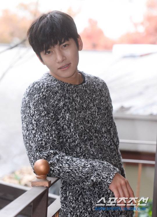 최근 종영한 tvN 드라마 '더 케이투'의 주인공 지창욱이 14일 이태원의 한카페에서 스포츠조선과의 인터뷰에 응하고 있다. 지창욱은 'The K2' (더 케이투)에서 특수 경호원 김제하 역으로 출연해 카리스마 있는 연기를 선보였다. 이태원=최문영 기자 deer@sportschosun.com /2016.11.14/