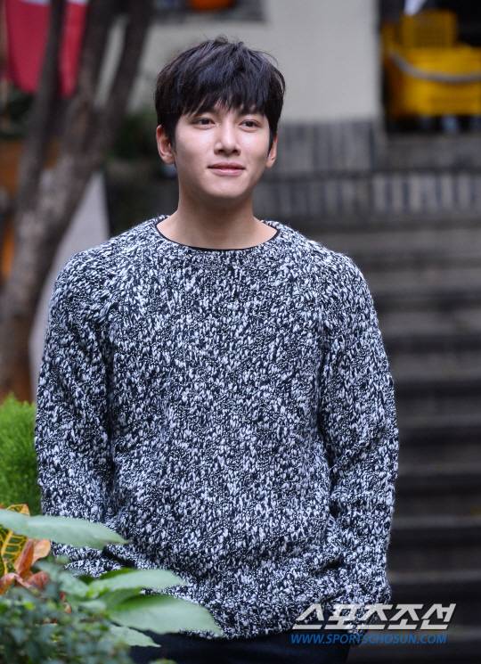 최근 종영한 tvN 드라마 '더 케이투'의 주인공 지창욱이 14일 이태원의 한카페에서 스포츠조선과의 인터뷰에 응하고 있다.  지창욱은 'The K2' (더 케이투)에서 특수 경호원 김제하 역으로 출연해 카리스마 있는 연기를 선보였다.  이태원=최문영 기자 deer@sportschosun.com /2016.11.14/