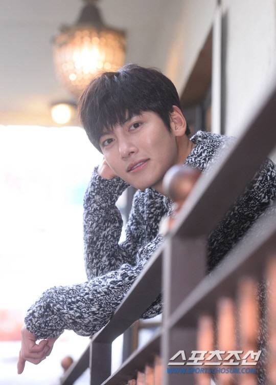 최근 종영한 tvN 드라마 '더 케이투'의 주인공 지창욱이 14일 이태원의 한카페에서 스포츠조선과의 인터뷰에 응하고 있다.  지창욱은 'The K2' (더 케이투)에서 특수 경호원 김제하 역으로 출연해 카리스마 있는 연기를 선보였다.  이태원=최문영 기자 deer@sportschosun.com /2016.11.14/