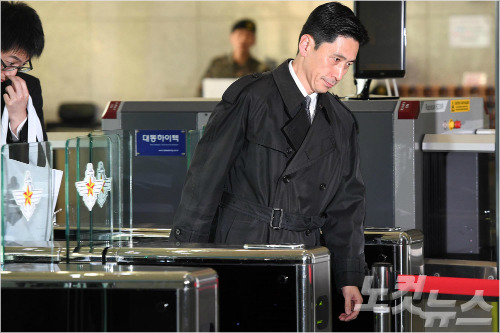 한일군사정보보호협정 2차 협의에 참석하는 일본측 과장급 실무단이 지난 9일 오후 서울 국방부에 들어서고 있다. 박종민기자