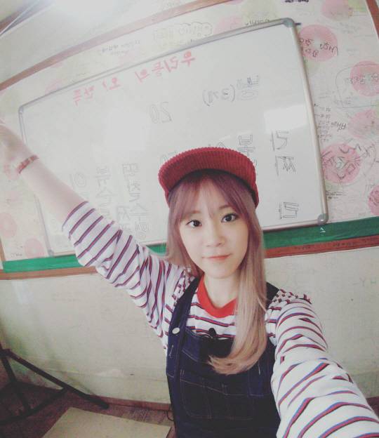 애쉬 컬러의 염색으로 멋을 낸 카라의 허영지. 사진출처=허영지 인스타그램