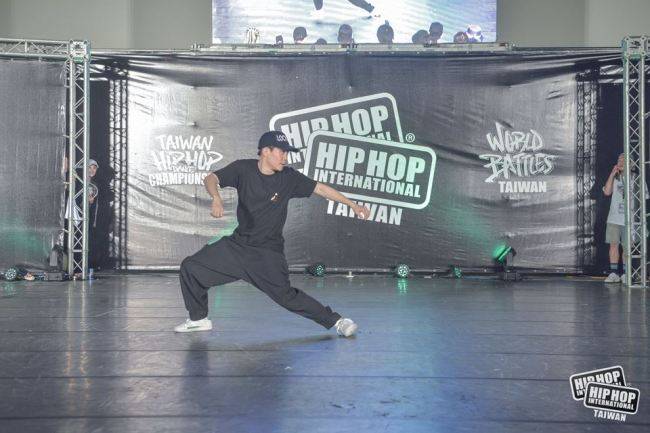 스트릿 댄스는 스트립 댄스가 아니다. 사진제공=꿈밤