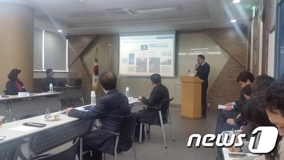 창원시가 19일 창원시청 제4회의실에서 창원시 지역정보화 기본계획을 수립하고 완료 보고회를 갖고 있다.(창원시제공)2016.12.19/뉴스1© News1