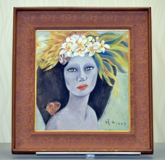 - 서울지검 형사6부가 지난해 12월 19일 오후 서울중앙지검에서 천경자 화백 ’미인도’ 위작 논란 수사 결과를 발표했다. 검찰은 약 5개월 동안 ’미안도’의 소장이력, 과학감정 및 안목감정 전문가 조사를 벌였으며 위작 논란을 불러왔던 작품을 진품으로 결론냈다. 이날 검찰이 공개한 천경자 화백의 진품 ’미인도’. 정연호 기자 tpgod@seoul.co.kr