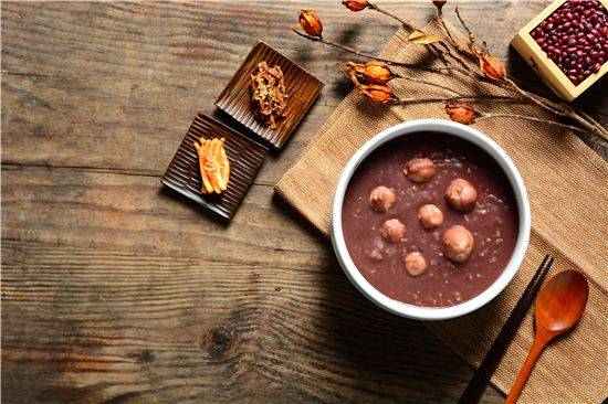 21일 동지는 팥죽을 쑤어먹는 날로 잘 알려져 있다./사진=게티이미지 뱅크