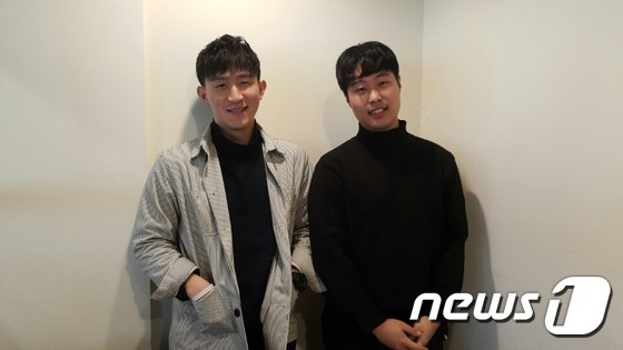 '대냥이프로젝트'의 김민기씨(왼쪽)와 지노진. © News1