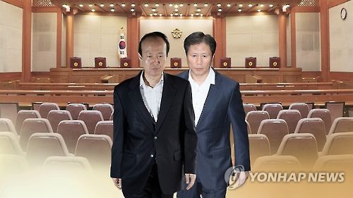 (왼쪽부터)이재만, 안봉근[연합뉴스TV 제공]