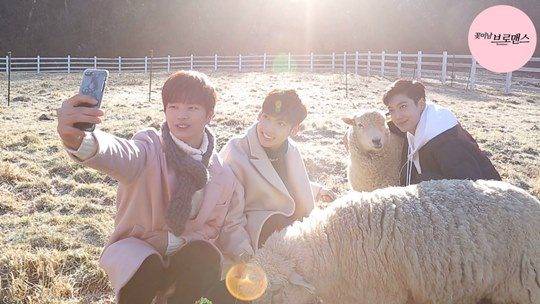 ‘꽃미남 브로맨스’ 비투비 육성재, 보이프렌드 영민 광민 / 사진제공=MBC