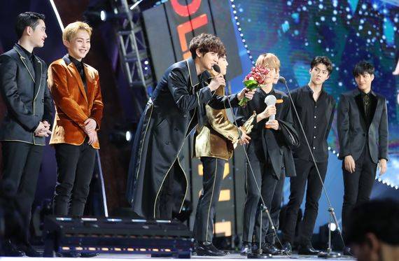 가수 EXO