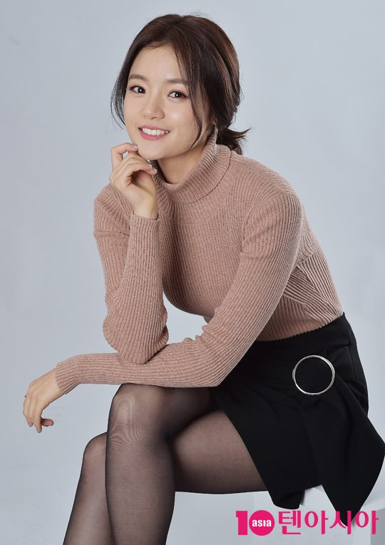 tvN 드라마 ‘도깨비’ 에서 열연한 배우 고보결이 17일 오후 서울 중구 청파로 한경텐아시아 루이비스 스튜디오에서 진행된 인터뷰에 앞서 포즈를 취하고 있다. / 사진=조준원 기자 wizard333@