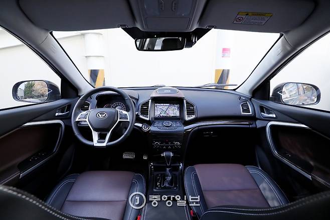 우리나라로 처음 수입된 중국 차량 켄보의 내부모습. 전민규 기자