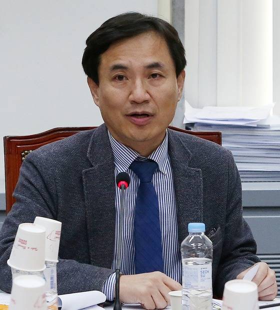 지난달 19일 오전 서울 여의도 국회에서 열린 법제사법위원회 법안심사 제2소위원회에서 김진태 위원장이 발언하고 있다./ 사진=뉴스1